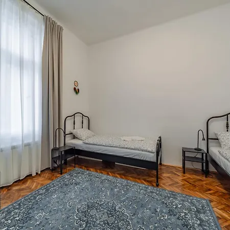 Apartment Capitol
