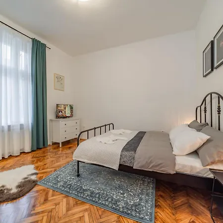 Apartment Capitol