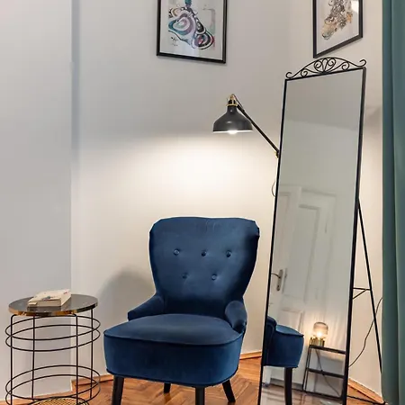 Capitol Apartment *